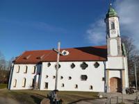 2_Montag_Bad_Tölz_Kalvarienberg_Kreuzkirche &ndash; &copy; Andreas Höhn (Eberhardt TRAVEL)