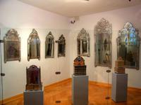 Der Schneewittchen-Spiegel-Saal im Spessartmuseum &ndash; &copy; Stephanie John (Eberhardt TRAVEL)
