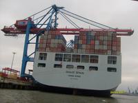 Containerschiff &ndash; &copy; Elke Reuter (Eberhardt TRAVEL)