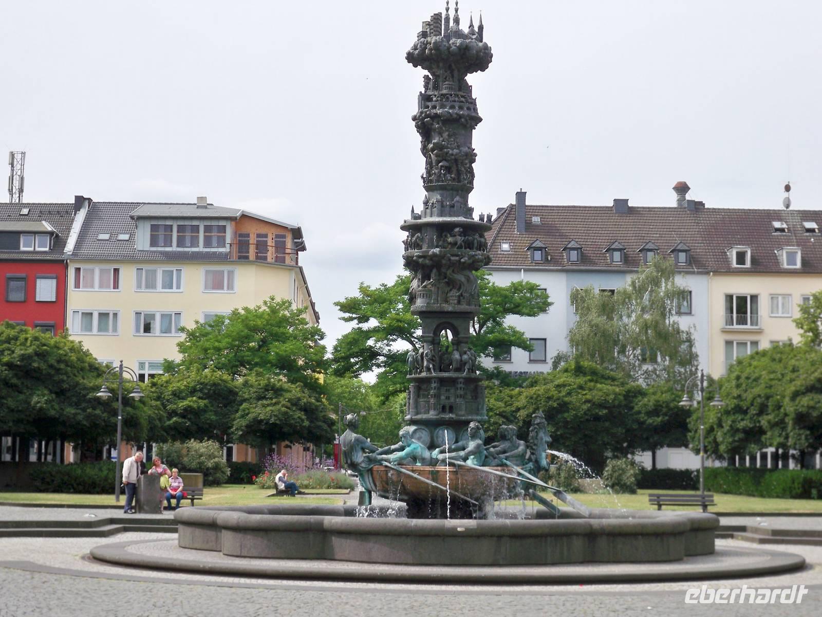 Historiensäule, Koblenz &ndash; &copy; Irene Schneider (Eberhardt TRAVEL)