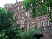 Im Heidelberger Schlosshof &ndash; &copy; Peter Rudolph (Eberhardt TRAVEL)