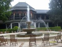 Solebrunnen + Gradierwerk im Kurpark &ndash; &copy; Elke Reuter (Eberhardt TRAVEL)