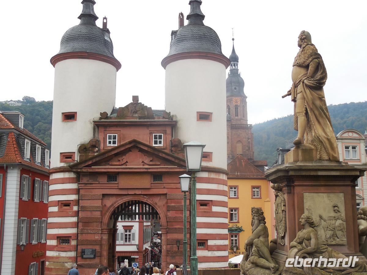 DSCN4823 - HD -Brückentor u. Karl-Theodor Denkmal &ndash; &copy; Reinhardt Fuhrmann (Eberhardt TRAVEL)