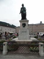 Mozartdenkmal Salzburg &ndash; &copy; Elke Reuter (Eberhardt TRAVEL)