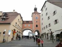 Steinernes Brückentor Regensburg &ndash; &copy; Ingrid Langer (Eberhardt TRAVEL)