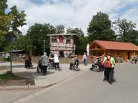Thale am Hexentanzplatz-Treff mit der Hexe &ndash; &copy; Ingrid Langer (Eberhardt TRAVEL)