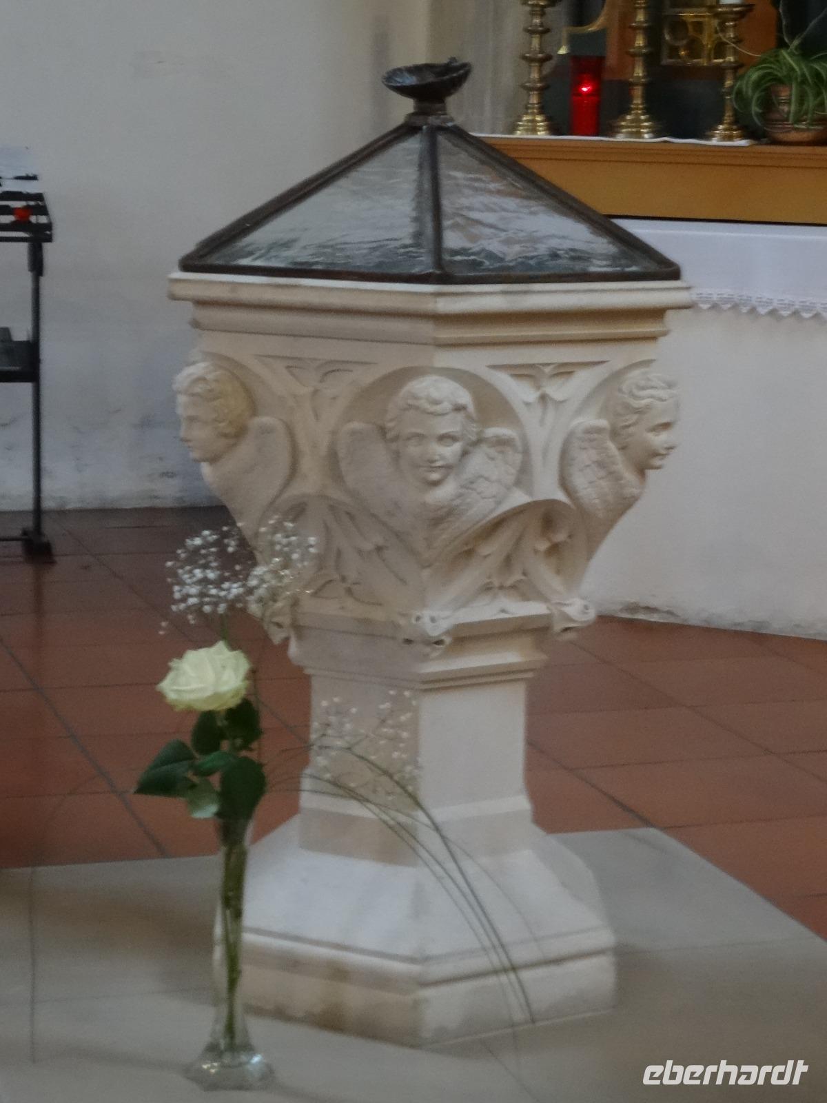 5-5-Taufbecken von J.Ratzinger &ndash; &copy; Gisela Hohlfeld (Eberhardt TRAVEL)