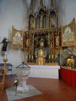 5-4-Kirche St.Oswald-mit Taufbecken &ndash; &copy; Gisela Hohlfeld (Eberhardt TRAVEL)