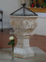 5-5-Taufbecken von J.Ratzinger &ndash; &copy; Gisela Hohlfeld (Eberhardt TRAVEL)