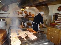 1-18 Innenraum Wurstküche &ndash; &copy; Gisela Hohlfeld (Eberhardt TRAVEL)