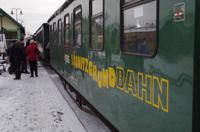 Mit dem Lößnitzdackel - der Schmalspurbahn im Lößnitzgrund - fuhren wir in Richtung Moritzburg &ndash; &copy; Kathrin Kubik (Eberhardt TRAVEL)