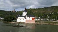 die Burg Pfalzgrafenstein im Rhein &ndash; &copy; Horst Hallfarth (Eberhardt TRAVEL)