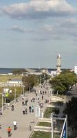 Promenade mit Leuchtturm &ndash; &copy; Uta Hertel (Eberhardt TRAVEL)