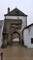 Der Brückenturm an der alten Holzbrücke in Essing - Blick vom Ort aus &ndash; &copy; Horst Hallfarth (Eberhardt TRAVEL)