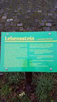 Beschreibung zum Lebensstein in Essing &ndash; &copy; Horst Hallfarth (Eberhardt TRAVEL)