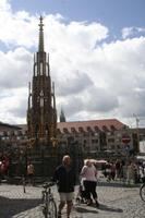 Schöner Brunnen in Nürnberg &ndash; &copy; Sylvia Sann (Eberhardt TRAVEL)