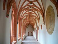 Kreuzgang im St. Stephan &ndash; &copy; Irene Schneider (Eberhardt TRAVEL)