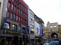 Em Kölsche Bor vor dem Eigelsteintor in Köln