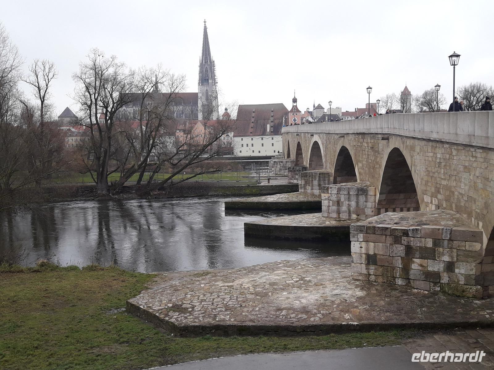 Regensburg: Steinerne Brücke &ndash; &copy; Wolfgang Balling (Eberhardt TRAVEL)