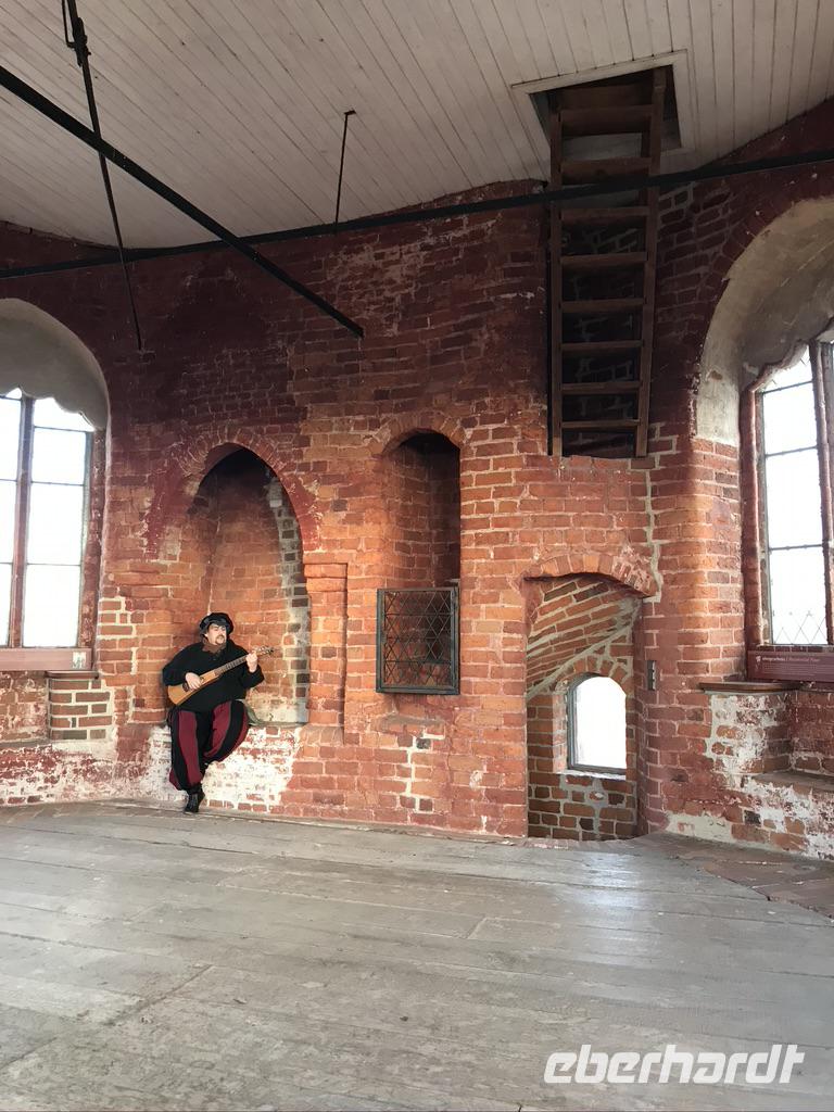 Unser Erzähler/Singer der mittelalterlichen Geschichte &ndash; &copy; Maite Floris-Moser (Eberhardt TRAVEL)