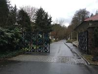 Die Repräsentanten Zufahrt zur Waldsiedlung &ndash; &copy; Carina Niebergall (Eberhardt TRAVEL)