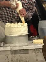 Jetzt Schwarzwälder Kirschtorte: Im Triberger Restaurant Lilie offenbart der Bäcker sein Geheimnis:  &ndash; &copy; Dr. Michael Krause (Eberhardt TRAVEL)