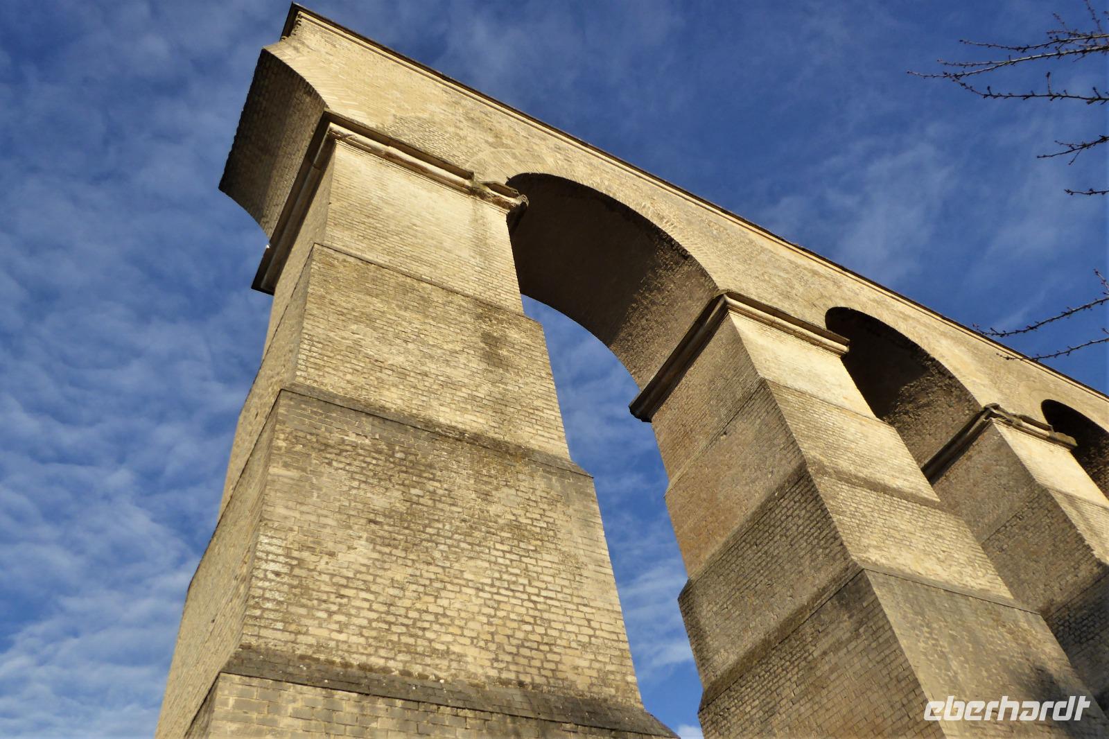 Jouy-aux-Arches, römischer Aquädukt  &ndash; &copy; Gabriele Sauer (Eberhardt TRAVEL)