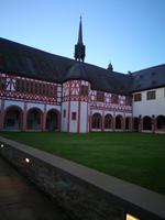 Kloster Eberbach in Eltville - Innenhof &ndash; &copy; Brigitte Mühle (Eberhardt TRAVEL)