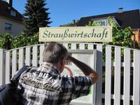 Straußenwirtschaft = Besenwirtschaft ... haben wir gelernt! &ndash; &copy; Anne Schröder (Eberhardt TRAVEL)
