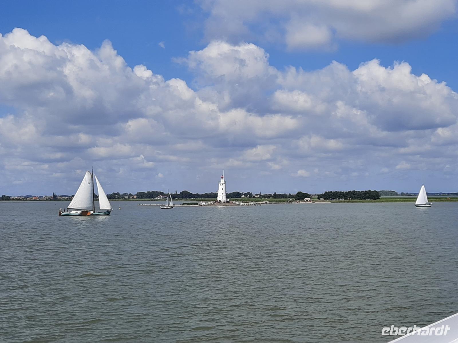 Flusskreuzfahrt mit A-ROSA FLORA • Fahrt über das Ijsselmeer nach Lelystad &ndash; &copy; Franziska Bergmann (Eberhardt TRAVEL)
