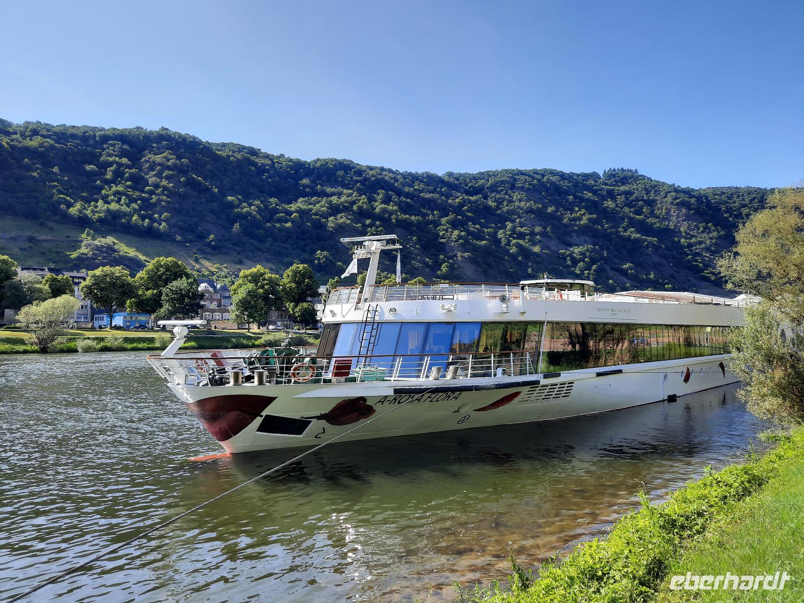 Flusskreuzfahrt mit A-ROSA FLORA • Ankern in Cochem &ndash; &copy; Franziska Bergmann (Eberhardt TRAVEL)