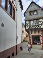 Flusskreuzfahrt mit A-ROSA FLORA • Reisebegleiterin Franzi in Bernkastel-Kues &ndash; &copy; Franziska Bergmann (Eberhardt TRAVEL)