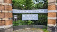 Eingang zum Botanischen Garten in Dresden &ndash; &copy; Kristin Weigel (Eberhardt TRAVEL)