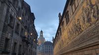 abendliche Stadtführung in Dresden - Fürstenzug &ndash; &copy; Kristin Weigel (Eberhardt TRAVEL)