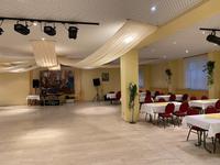 Abendessen im Hotel Reiterhof Stavenhagen mit wechselnden Buffets &ndash; &copy; Sabine C. Seifert (Eberhardt TRAVEL)