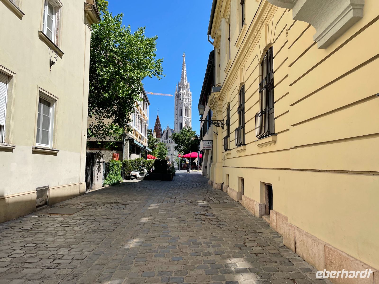 Im Burgviertel blieb noch etwas Zeit um durch die schmalen Gassen zu schlendern &ndash; &copy; Dennis Teichmann (Eberhardt TRAVEL)