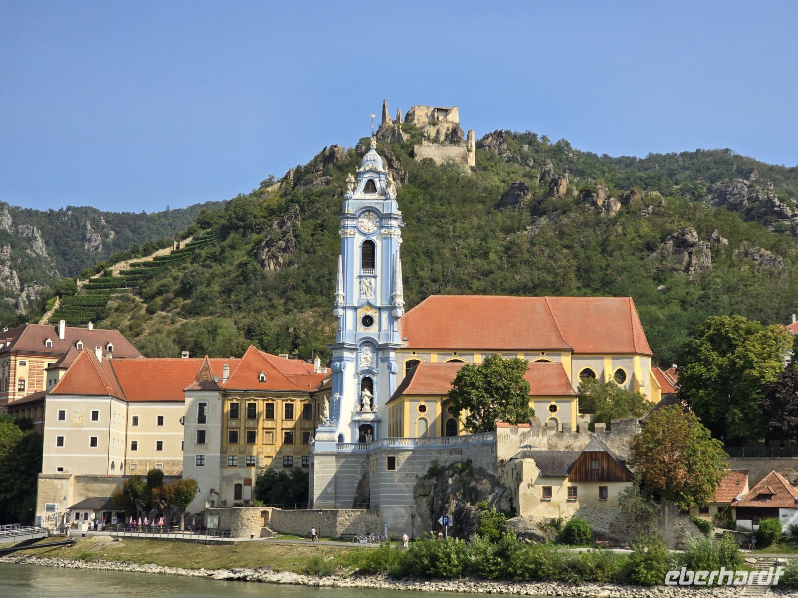Ausfahrt von Dürnstein 1.jpg &ndash; &copy; Marion Kottlos (Eberhardt TRAVEL)