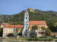 Ausfahrt von Dürnstein 1.jpg &ndash; &copy; Marion Kottlos (Eberhardt TRAVEL)
