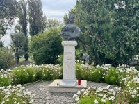 2. Tag – Freizeit in Esztergom – Sisi-Denkmal &ndash; &copy; Andreas Wolfsteller (Eberhardt TRAVEL)