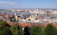 Herrlicher Blick auf den Stadtteil Pest mit dem Parlamentsgebäude, Budapest