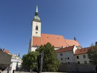 Bratislava - Holocaust Denkmal vor dem Martinsdom &ndash; &copy; Sabine Letzybyll (Eberhardt TRAVEL)