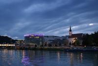 Linz am Abend &ndash; &copy; Simone Weißer (Eberhardt TRAVEL)