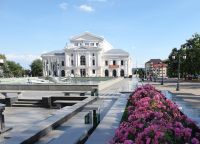 Drobeta-Turnu Severin Kulturpalast.JPG &ndash; &copy; Georg Berger (Eberhardt TRAVEL)