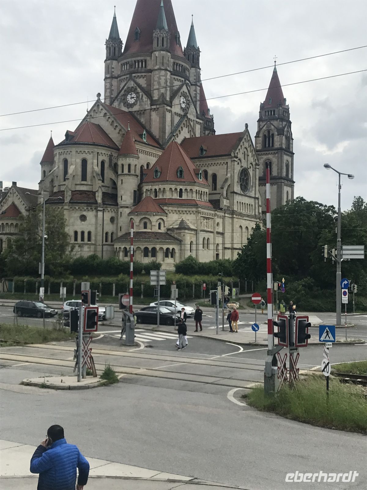 8.5.24 Wien - Pfarrkirche zum heiligen Franz von Assisi - leider geschlossen &ndash; &copy; Renate Schuster (Eberhardt TRAVEL)