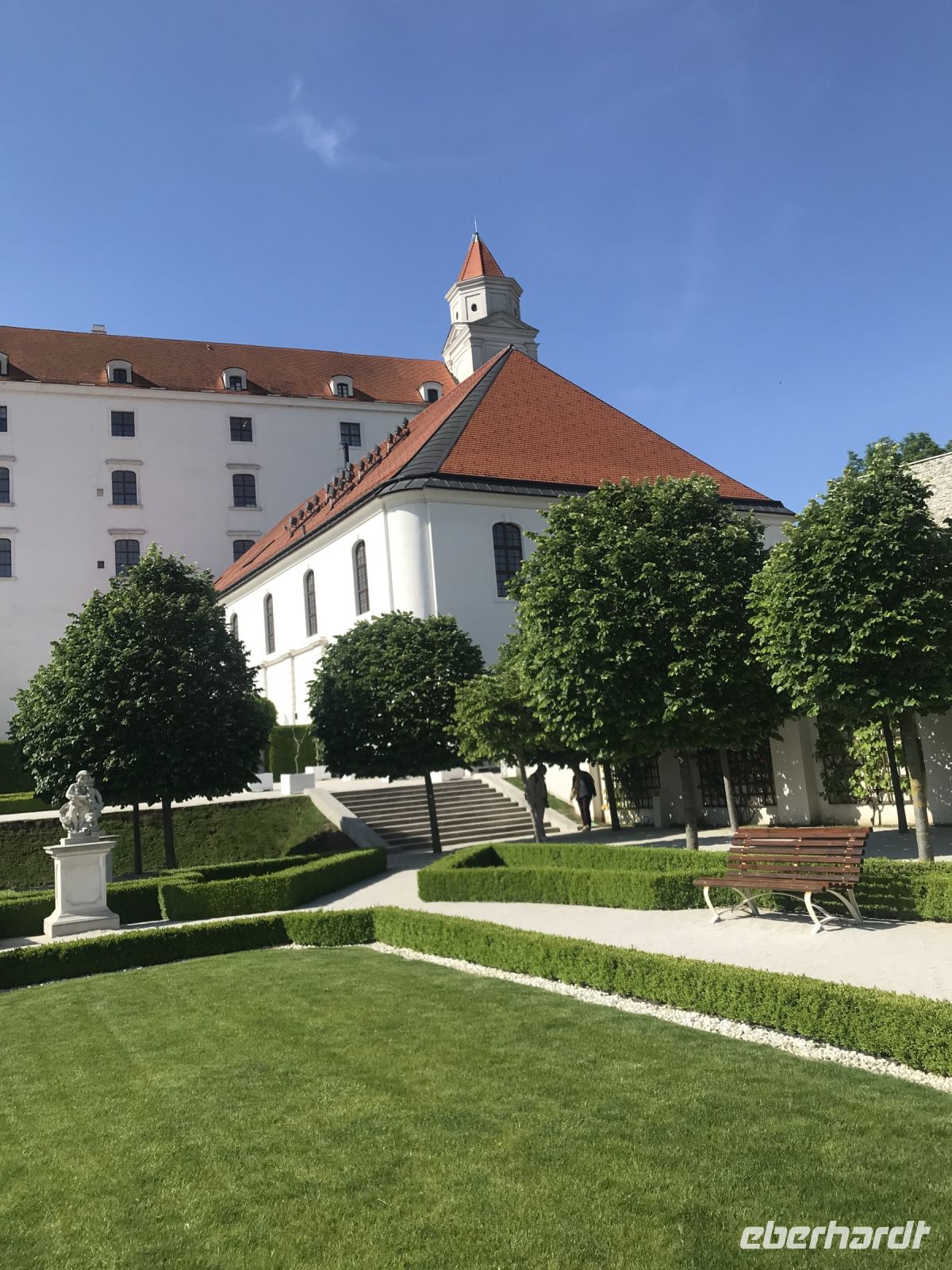 11.5.24 Bratislava - Burg Garten &ndash; &copy; Renate Schuster (Eberhardt TRAVEL)