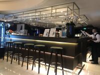 7.5.24.  Bar im Salon &ndash; &copy; Renate Schuster (Eberhardt TRAVEL)