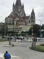 8.5.24 Wien - Pfarrkirche zum heiligen Franz von Assisi - leider geschlossen &ndash; &copy; Renate Schuster (Eberhardt TRAVEL)