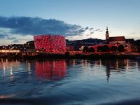 Linz am Abend  &ndash; &copy; Martina Pötschke (Eberhardt TRAVEL)