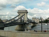 Die Kettenbrücke  &ndash; &copy; Martina Pötschke (Eberhardt TRAVEL)