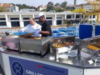 2024 Donaukreuzfahrt: Belgrad - mittags, Grillmenü &ndash; &copy; Dieter Braune (Eberhardt TRAVEL)
